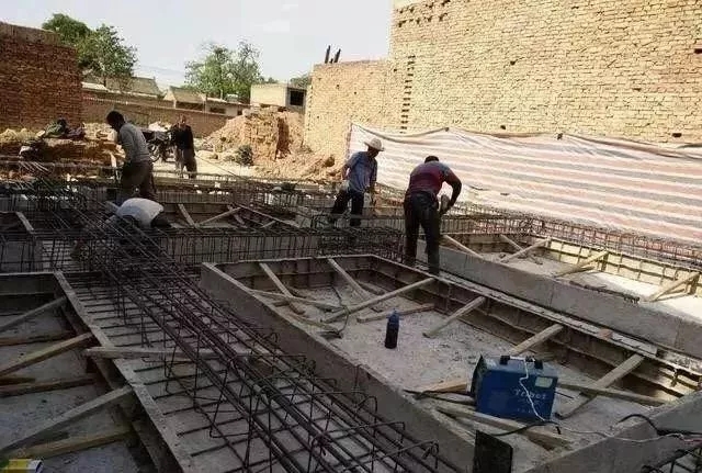 自建房施工正確的鋼筋接頭做法，不給房子留隱患！